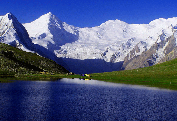 Rush Lake Most Baeutifull lake in Pakistan