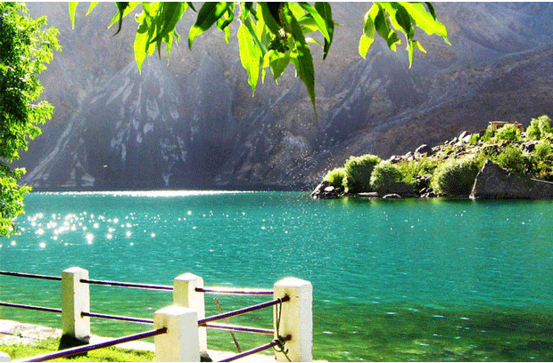 Sat Para Lake Most Beautiful Lake in Pakistan